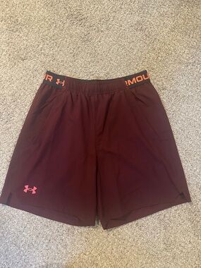 Mens Medium Maroon Under Armour Shorts